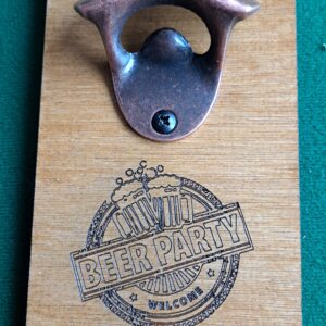 Décapsuleur mural Beer party