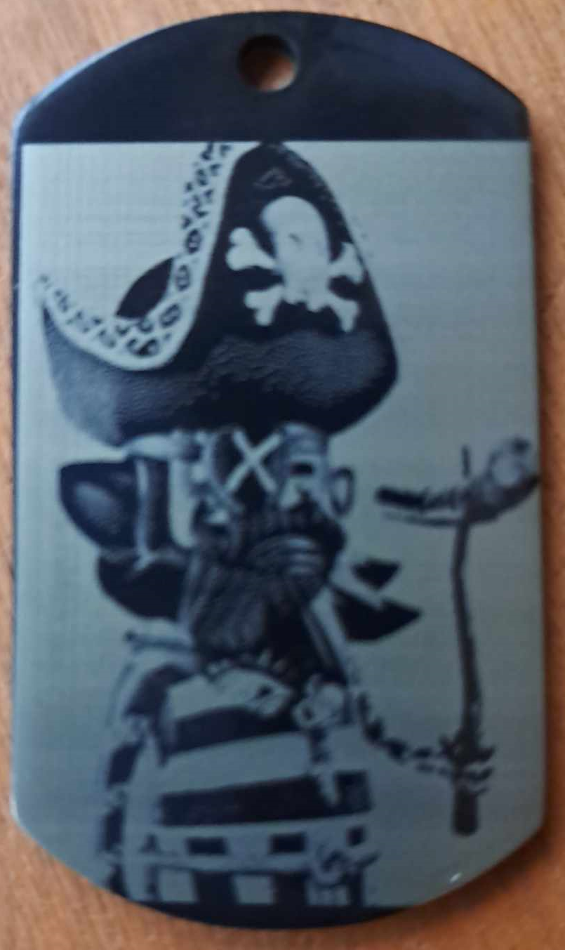 Pendentif plaque pirate